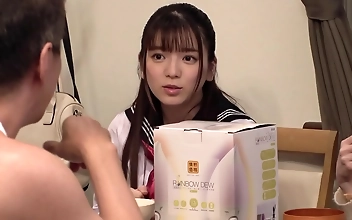 実母から3日間の性調教を受けた甘美なローの秘密を明かす！- パート2：不気味な父親が実の娘に抱く病的な執着